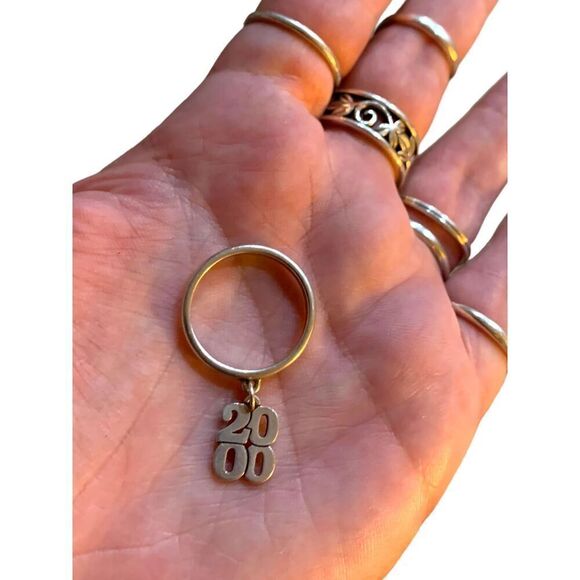 James Avery RARE Retired Stacked 2000 Dangle Ring - Picture 1 of 2